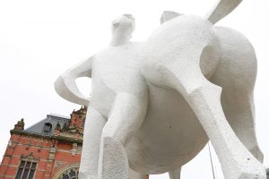 Peerd van Ome Loeks - standbeeld op het stationsplein in Groningen