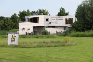 De pitch n put-baan in Kardinge