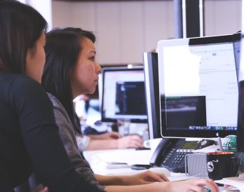 In Groningen gaan vluchtelingen het ICT-personeelstekort oplossen