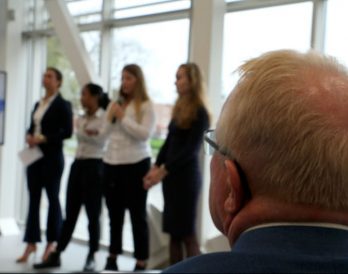 Hoe los je problemen in de wijk op? Probeer het eens met studenten