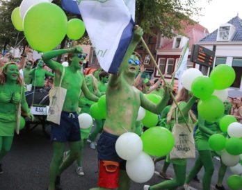 Stadjers krijgen hun eigen wagen tijdens de KEI-parade
